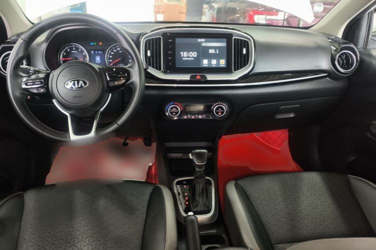 Used Kia kx1 Stonic 2019 1.4L Automatic Sport Edition China VI Center Console
