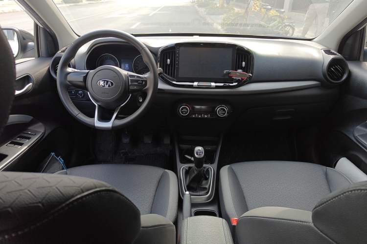Used Kia kx1 Stonic 2019 1.4L Manual Fun Edition China VI Standard Center Console