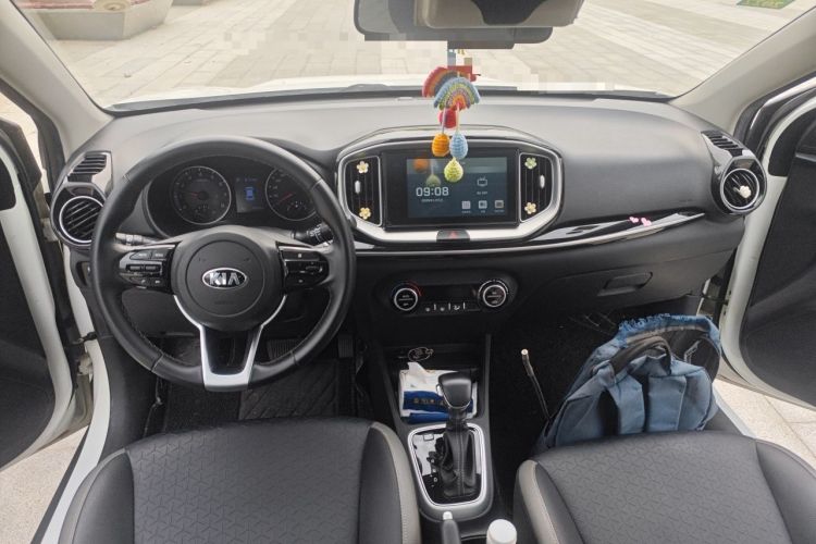 Used Kia kx1 Stonic 2019 1.4L Automatic Fun Edition China VI Center Console