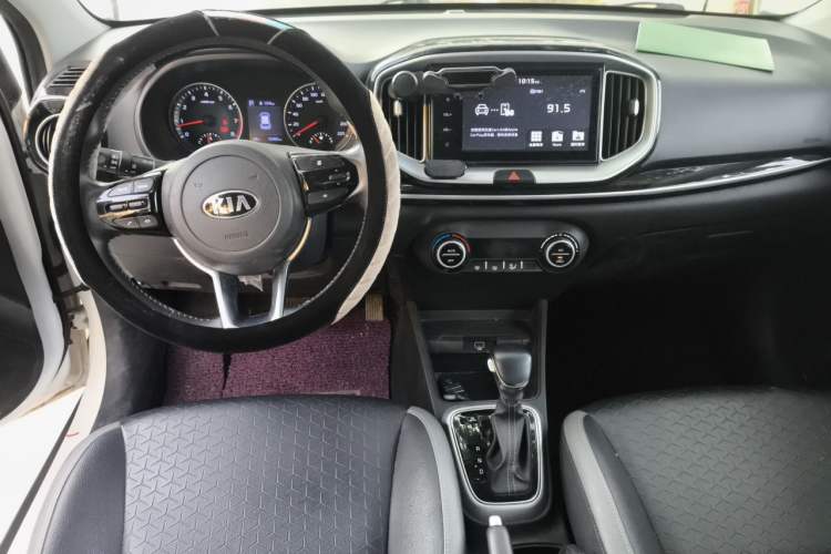Used Kia kx1 Stonic 2019 1.4L Automatic Fun Edition China V Standard Center Console