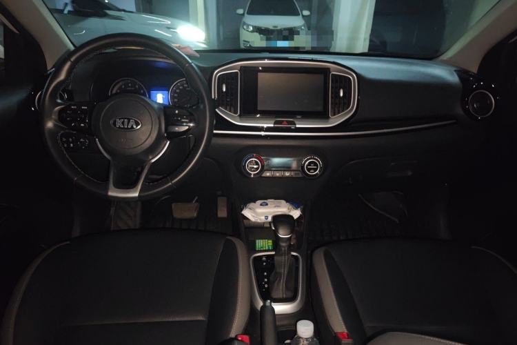 Used Kia kx1 Stonic 2019 1.4L Automatic Fun Edition China VI Center Console