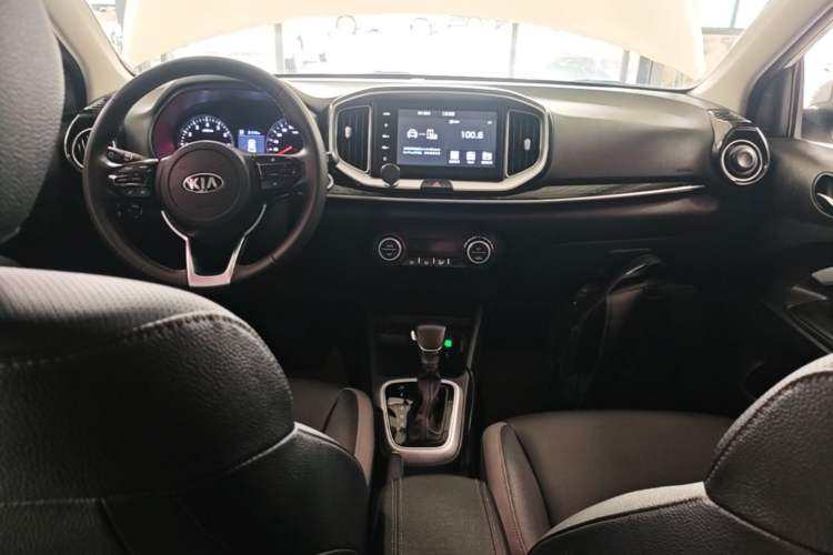 Used Kia kx1 Stonic 2019 1.4L Automatic Fun Edition China VI Center Console