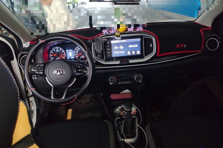 Used Kia kx1 Stonic 2019 1.4L Automatic Fun Edition China V Standard Center Console