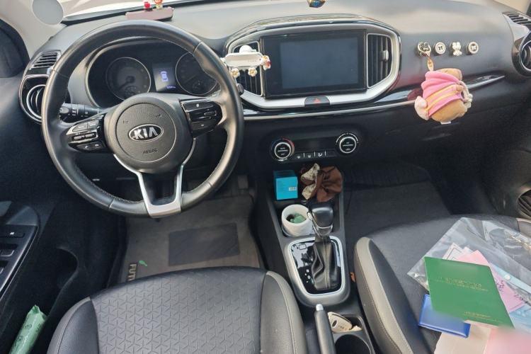 Used Kia kx1 Stonic 2019 1.4L Automatic Fun Edition China VI Center Console