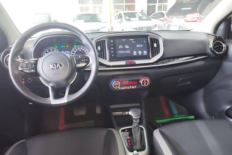 Used Kia kx1 Stonic 2019 1.4L Automatic Fun Edition China VI Center Console