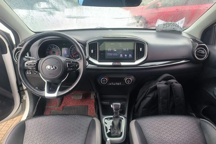 Used Kia kx1 Stonic 2019 1.4L Automatic Fun Edition China V Standard Center Console