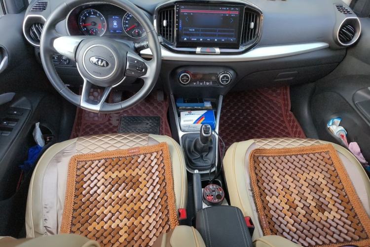 Used Kia kx1 Stonic 2019 1.4L Manual Fun Edition China VI Standard Center Console
