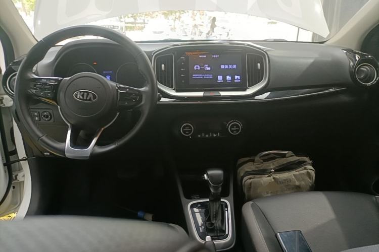 Used Kia kx1 Stonic 2019 1.4L Automatic Fun Edition China VI Center Console