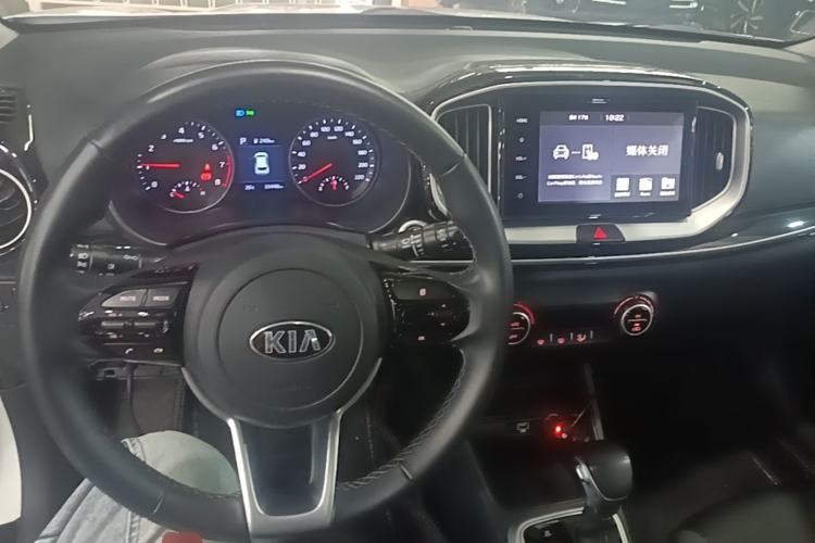 Used Kia kx1 Stonic 2019 1.4L Automatic Fun Edition China V Standard Center Console