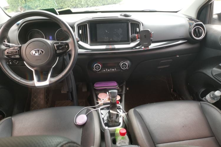 Used Kia kx1 Stonic 2019 1.4L Automatic Fun Edition China VI Center Console