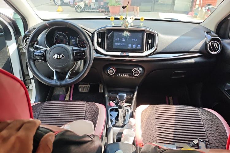 Used Kia kx1 Stonic 2019 1.4L Automatic Fun Edition China V Standard Center Console