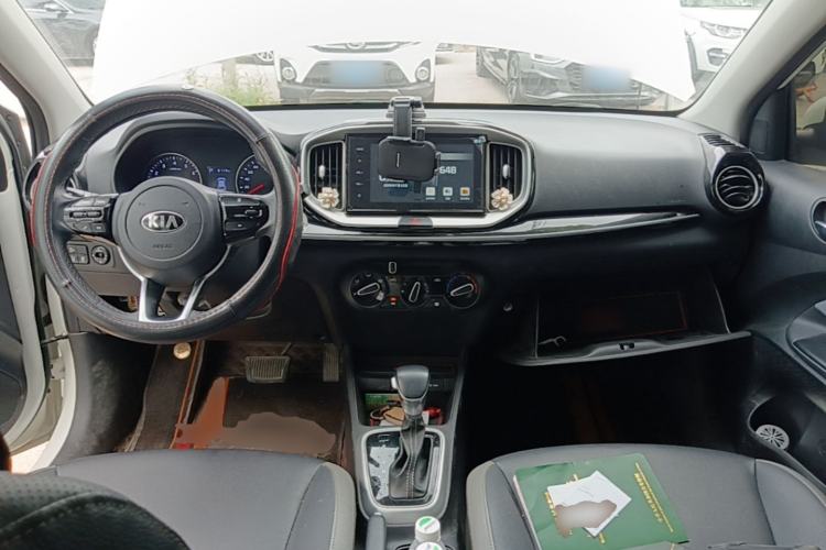 Used Kia kx1 Stonic 2019 1.4L Automatic Fun Edition China VI Center Console
