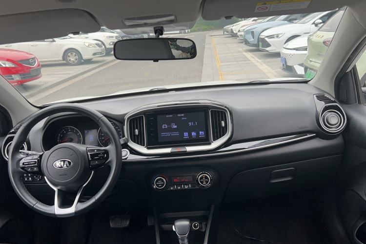 Used Kia kx1 Stonic 2019 1.4L Automatic Fun Edition China VI Center Console