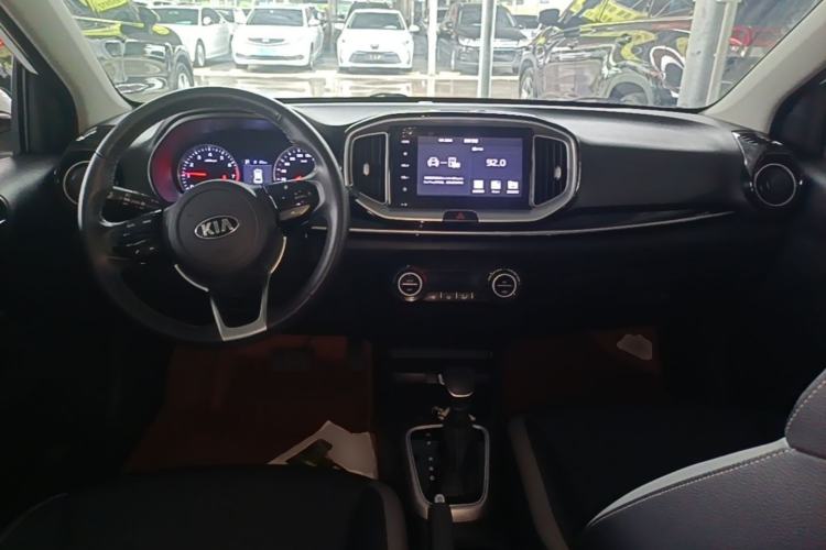 Used Kia kx1 Stonic 2019 1.4L Automatic Sport Edition China VI Center Console