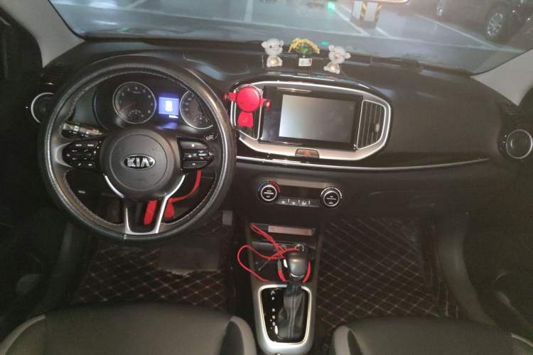Used Kia kx1 Stonic 2019 1.4L Automatic Fun Edition China VI Center Console