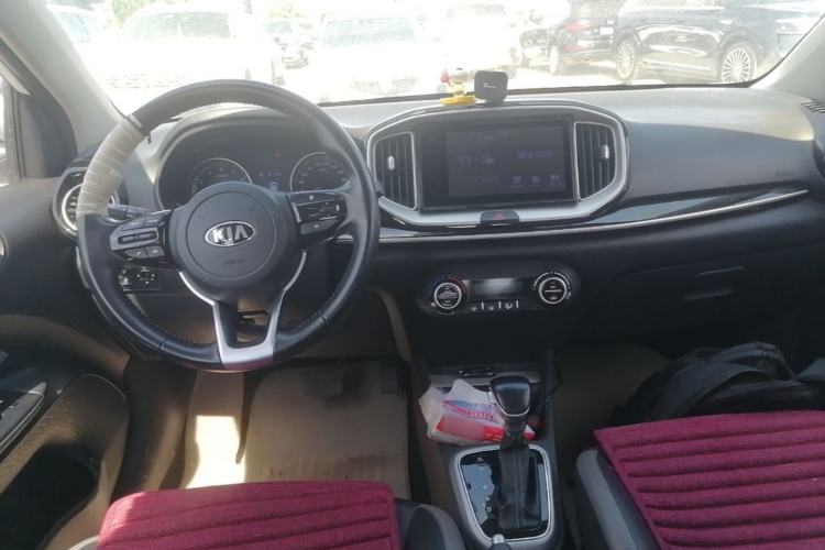 Used Kia kx1 Stonic 2019 1.4L Automatic Fun Edition China V Standard Center Console