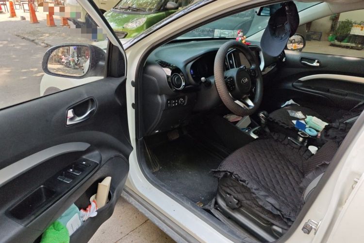 Used Kia kx1 Stonic 2019 1.4L Automatic Fun Edition China VI Driver Seat