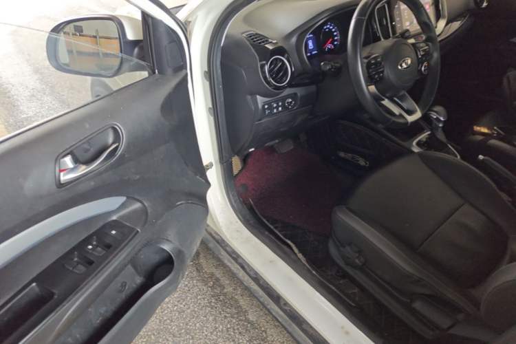 Used Kia kx1 Stonic 2019 1.4L Automatic Fun Edition China VI Driver Seat