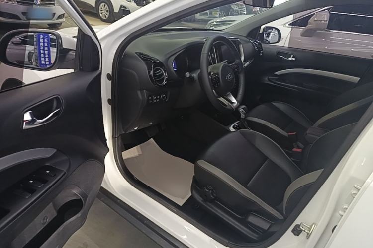 Used Kia kx1 Stonic 2019 1.4L Automatic Fun Edition China VI Driver Seat