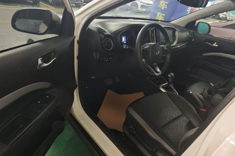 Used Kia kx1 Stonic 2019 1.4L Automatic Fun Edition China V Standard Driver Seat