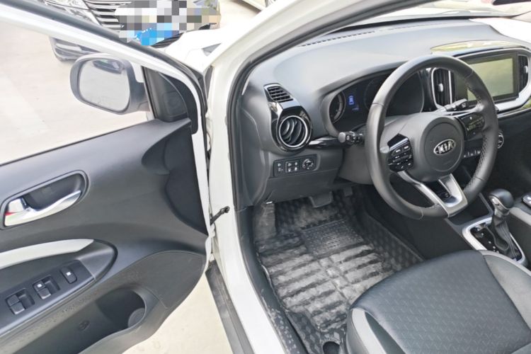 Used Kia kx1 Stonic 2019 1.4L Automatic Sport Edition China VI Driver Seat