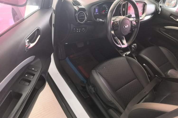 Used Kia kx1 Stonic 2019 1.4L Automatic Fun Edition China VI Driver Seat