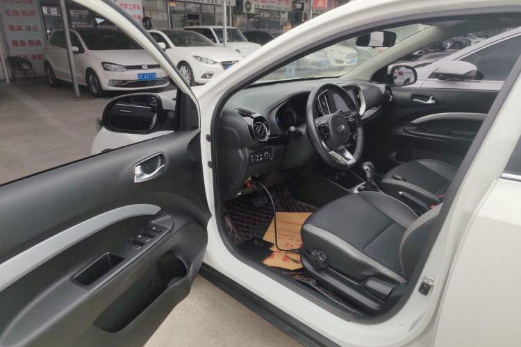 Used Kia kx1 Stonic 2019 1.4L Automatic Sport Edition China VI Driver Seat