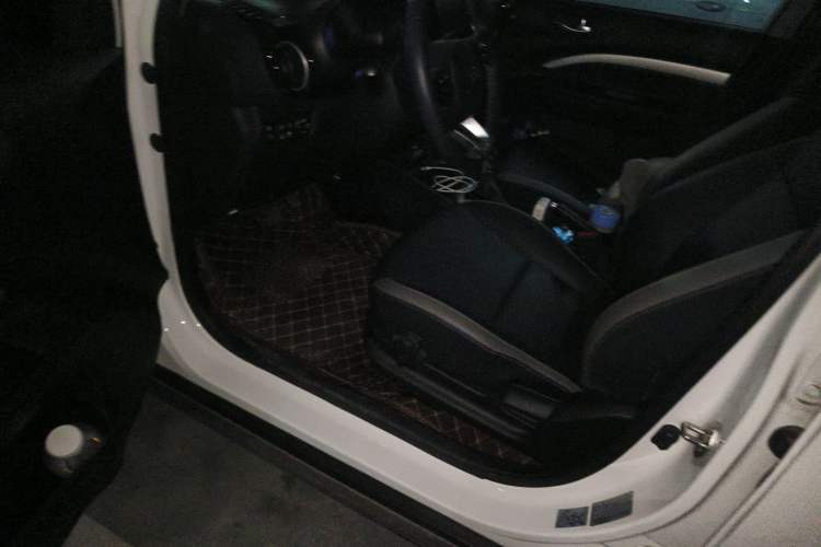 Used Kia kx1 Stonic 2019 1.4L Automatic Fun Edition China VI Driver Seat