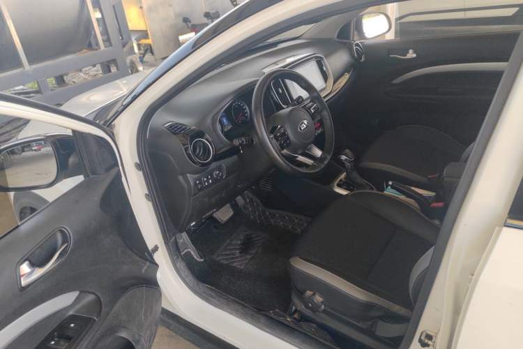 Used Kia kx1 Stonic 2019 1.4L Automatic Fashion Edition China VI Driver Seat