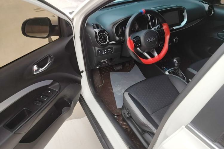 Used Kia kx1 Stonic 2019 1.4L Automatic Sport Edition China VI Driver Seat