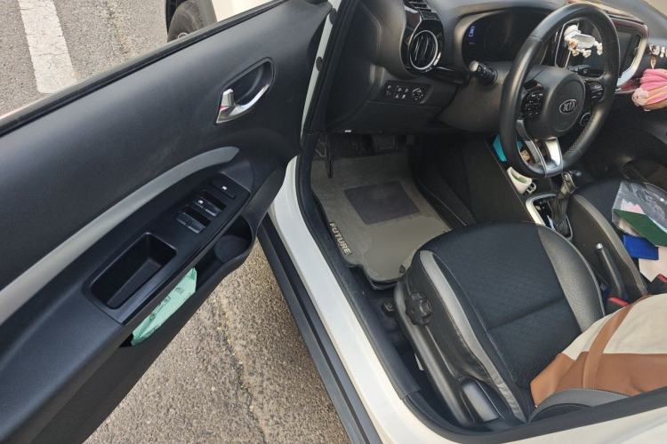 Used Kia kx1 Stonic 2019 1.4L Automatic Fun Edition China VI Driver Seat