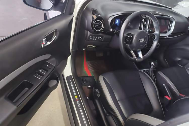 Used Kia kx1 Stonic 2019 1.4L Automatic Fun Edition China VI Driver Seat