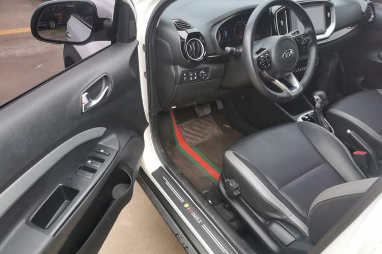 Used Kia kx1 Stonic 2019 1.4L Automatic Fun Edition China VI Driver Seat
