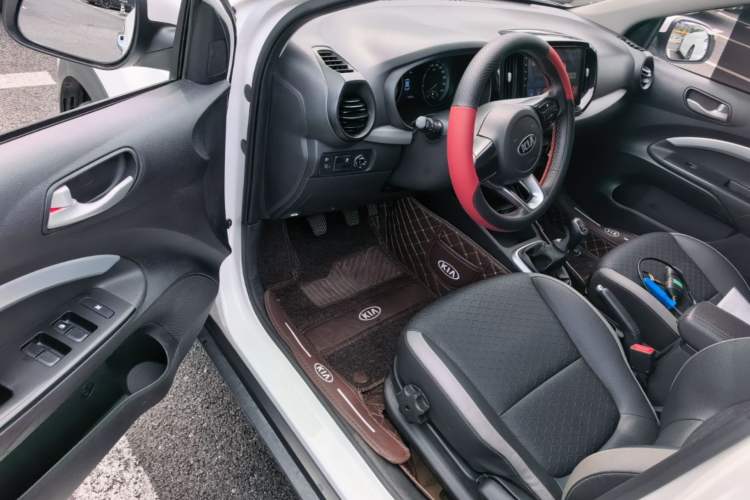 Used Kia kx1 Stonic 2019 1.4L Manual Fun Edition China VI Standard Driver Seat