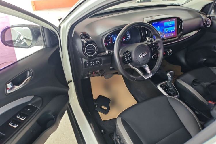 Used Kia kx1 Stonic 2019 1.4L Automatic Sport Edition China VI Driver Seat