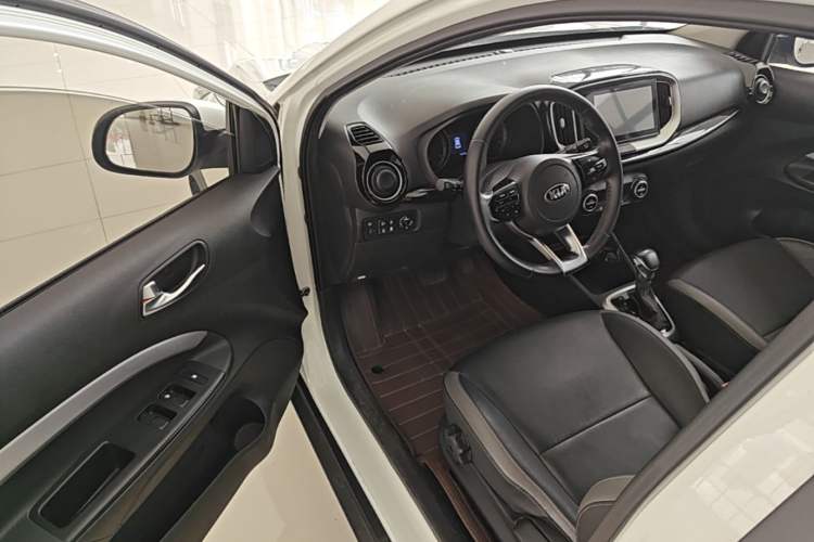 Used Kia kx1 Stonic 2019 1.4L Automatic Fun Edition China VI Driver Seat