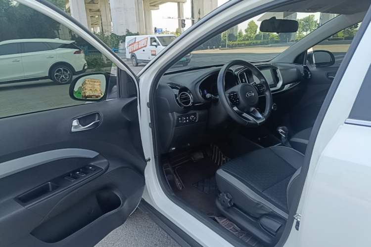 Used Kia kx1 Stonic 2019 1.4L Automatic Sport Edition China VI Driver Seat
