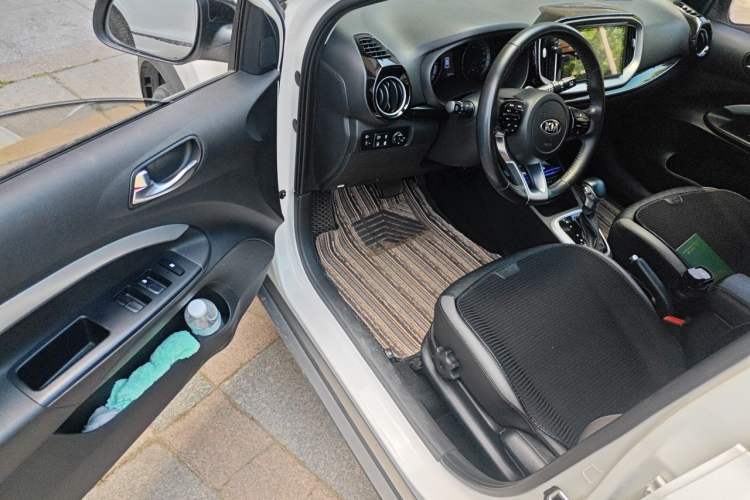 Used Kia kx1 Stonic 2019 1.4L Automatic Fun Edition China V Standard Driver Seat