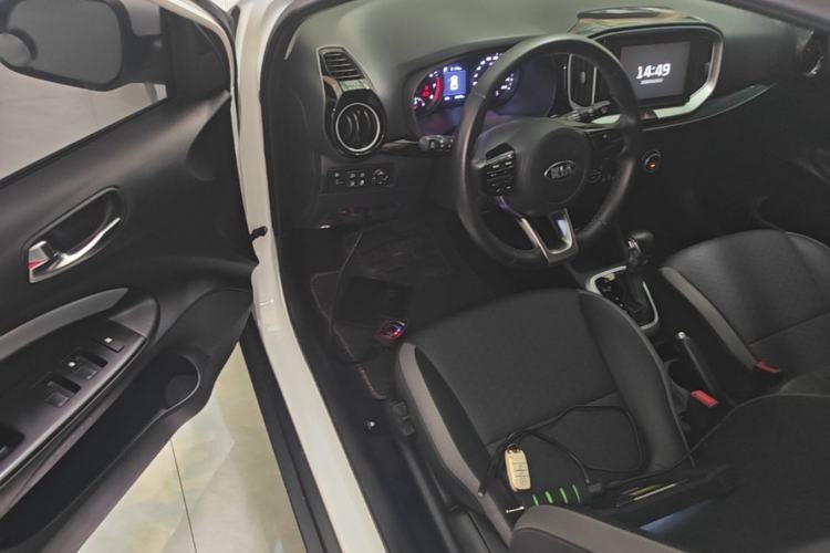 Used Kia kx1 Stonic 2019 1.4L Automatic Sport Edition China VI Driver Seat