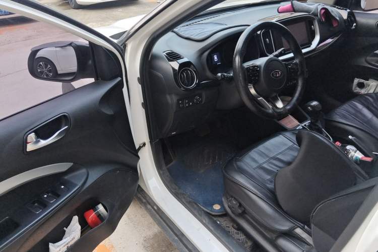 Used Kia kx1 Stonic 2019 1.4L Automatic Sport Edition China VI Driver Seat