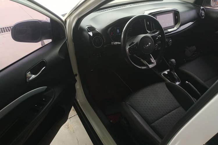 Used Kia kx1 Stonic 2019 1.4L Automatic Fun Edition China V Standard Driver Seat