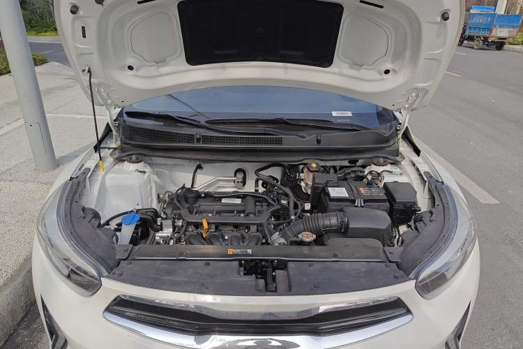 Used Kia kx1 Stonic 2019 1.4L Manual Fun Edition China VI Standard Engine Bay