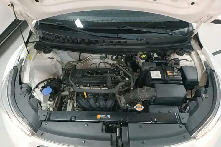 Used Kia kx1 Stonic 2019 1.4L Automatic Sport Edition China VI Engine Bay