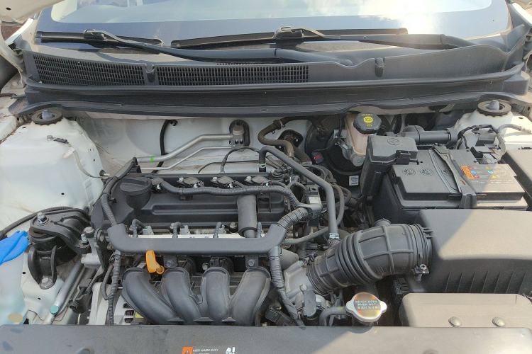 Used Kia kx1 Stonic 2019 1.4L Automatic Fun Edition China VI Engine Bay