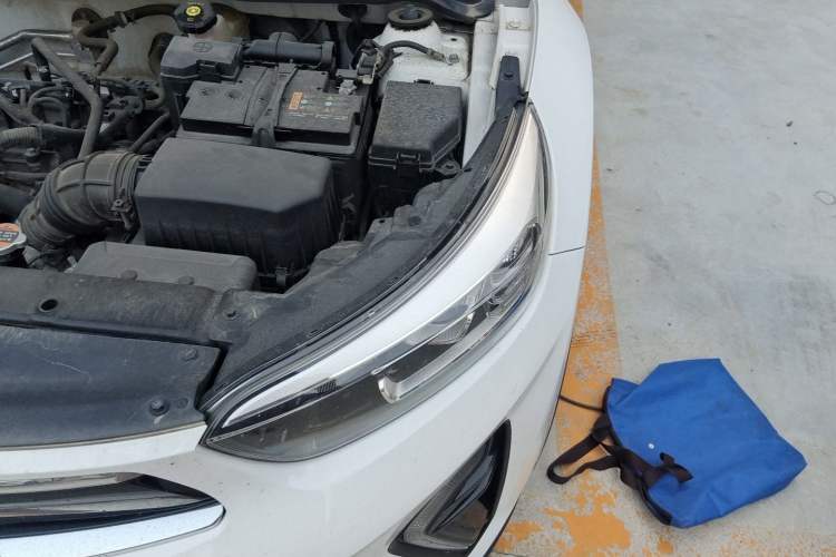 Used Kia kx1 Stonic 2019 1.4L Automatic Sport Edition China VI Engine Bay Left