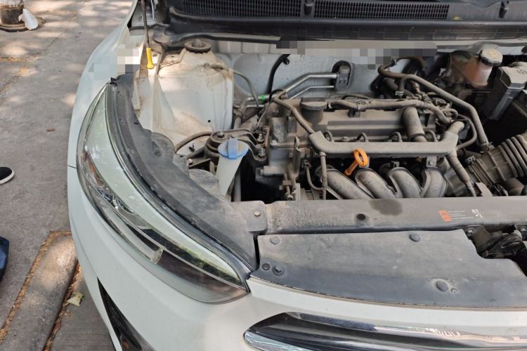 Used Kia kx1 Stonic 2019 1.4L Automatic Fun Edition China VI Engine Bay Right