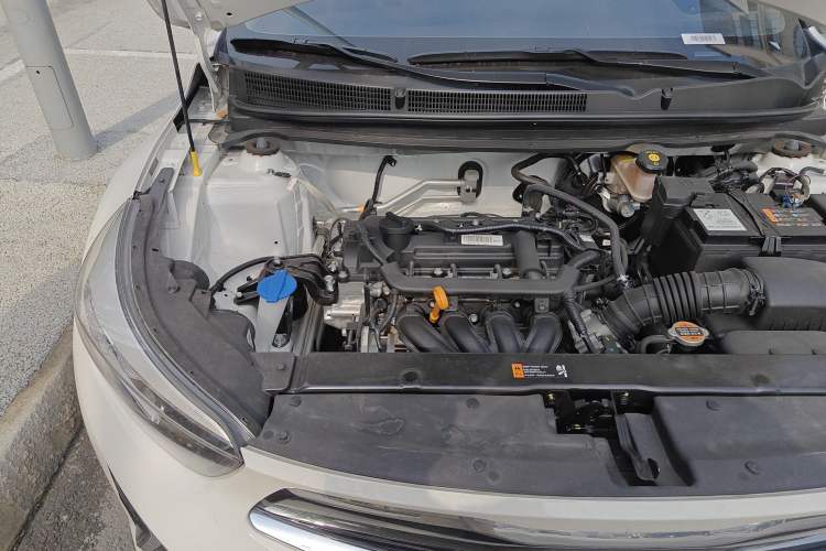 Used Kia kx1 Stonic 2019 1.4L Manual Fun Edition China VI Standard Engine Bay Right