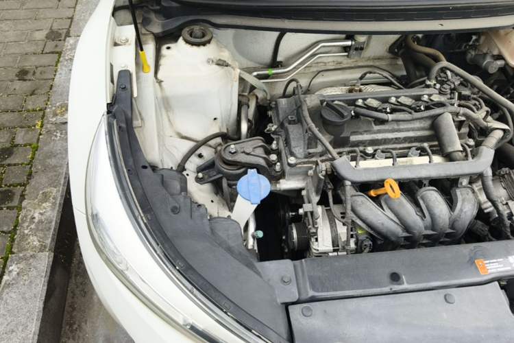 Used Kia kx1 Stonic 2019 1.4L Automatic Fun Edition China VI Engine Bay Right