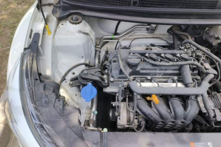 Used Kia kx1 Stonic 2019 1.4L Automatic Fun Edition China VI Engine Bay Right