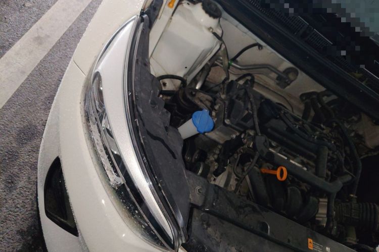 Used Kia kx1 Stonic 2019 1.4L Automatic Fun Edition China V Standard Engine Bay Right